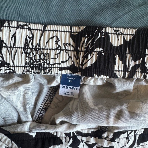 Old Navy Black Playa shorts - Picture 2 of 3